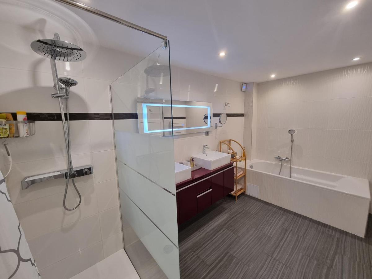 Villa Flora Superior Apartment カブリ エクステリア 写真
