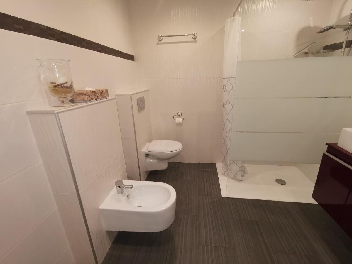 Villa Flora Superior Apartment カブリ エクステリア 写真